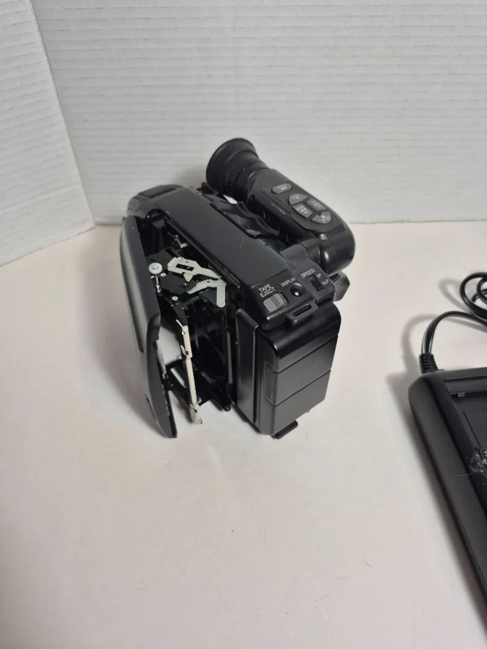 Panasonic PV-IQ384 VHS-C Palmcorder Camcorder w/ Charger See Description